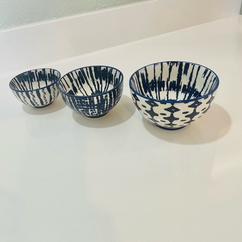 West Elm Indigo Tie-Dye Nesting Bowls (Set of 3)